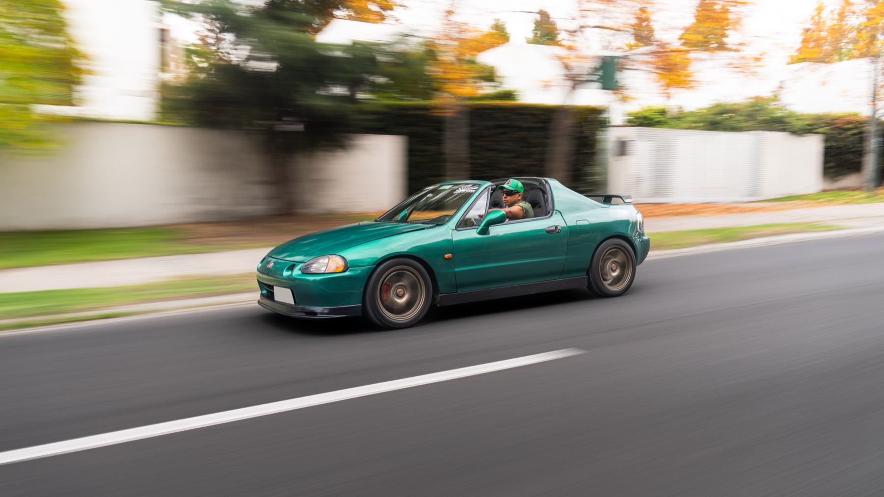 Honda CR-X del Sol en rolling shot durante una sesión de otoño en Santiago