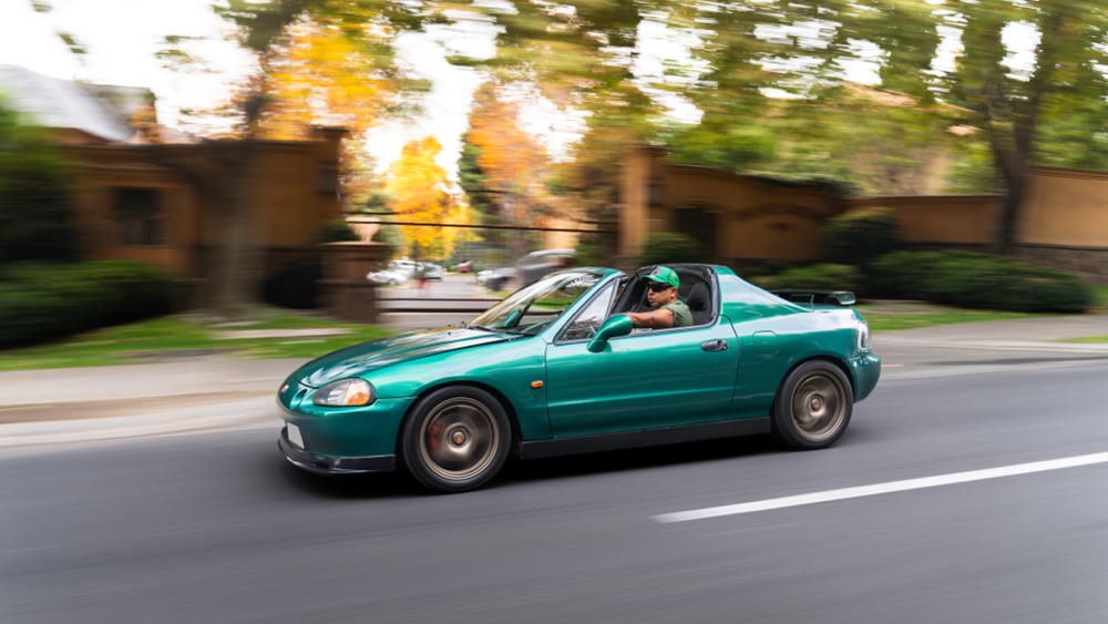 Honda CR-X del Sol en rolling shot durante una sesión de otoño en Santiago, foto 04