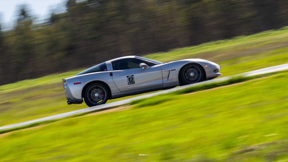 Auto en pista durante una jornada de Driving Experience en autódromo, foto 10