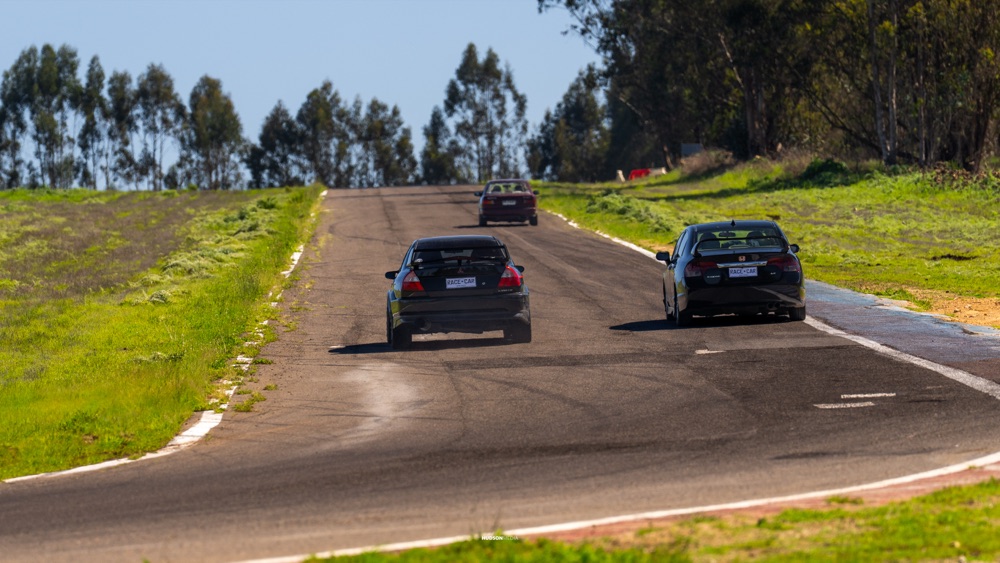 Auto en pista durante una jornada de Driving Experience en autódromo, foto 15