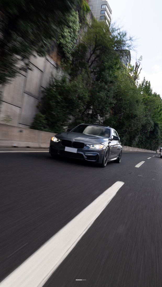 BMW M3 a 1/80 de segundo con la rueda detenida