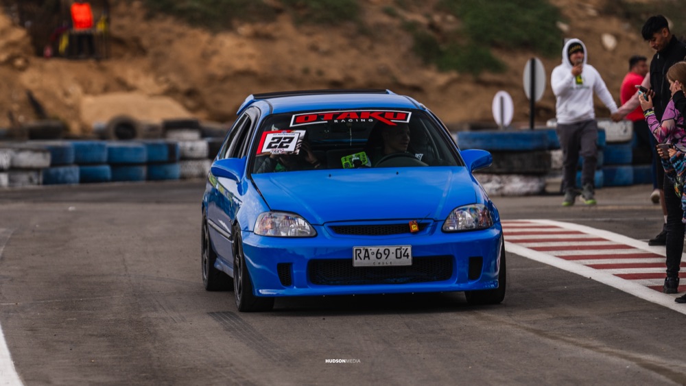 Auto en pista durante Japón Fest 2024, fecha de autódromo en Chile, foto 09