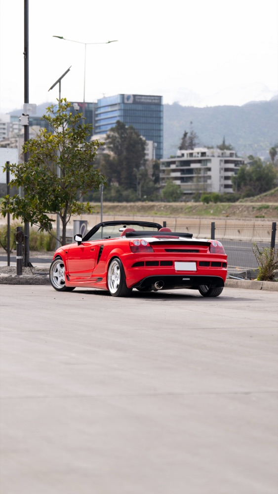 Toyota MR2 Spyder fotografiado en ángulo alto durante una sesión privada, foto 05