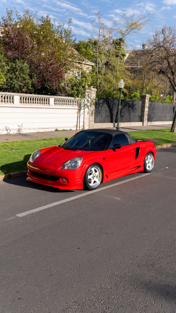 Toyota MR2 Spyder fotografiado en ángulo alto durante una sesión privada, foto 07