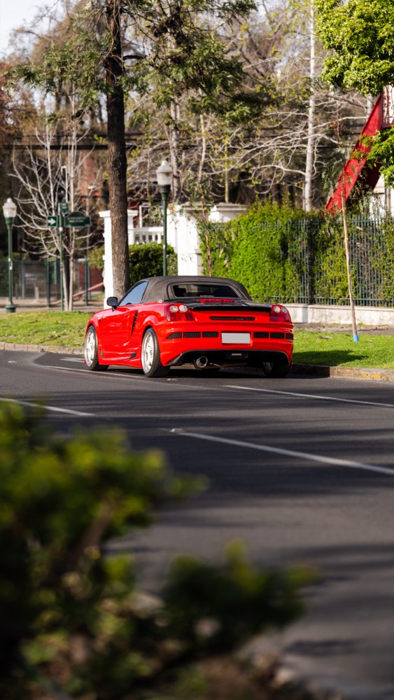 Toyota MR2 Spyder fotografiado en ángulo alto durante una sesión privada, foto 10